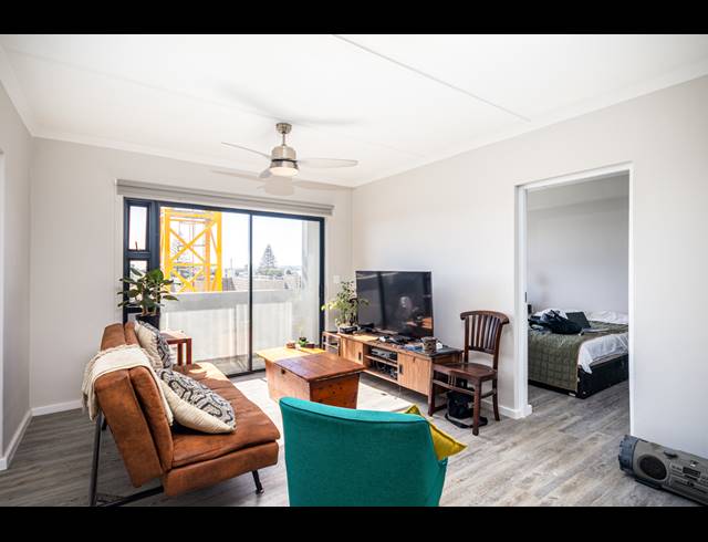 2 BEDROOM APARTMENT FOR SALE IN TABLE VIEW